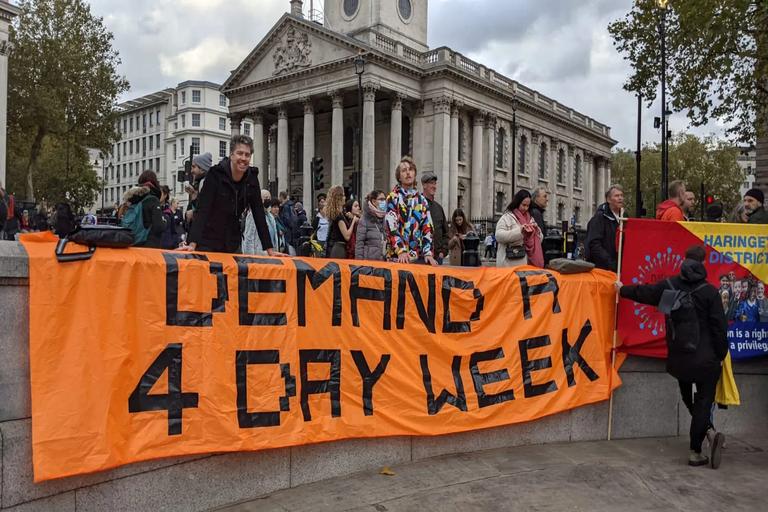 Should the UK Embrace a Four-Day Work Week?